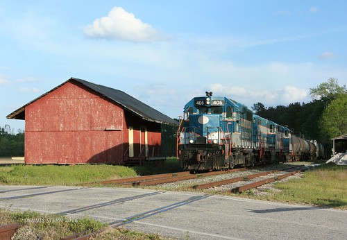 train northcarolina locomotive freighttrain emd gp38 aberdeenandrockfish dundarrach