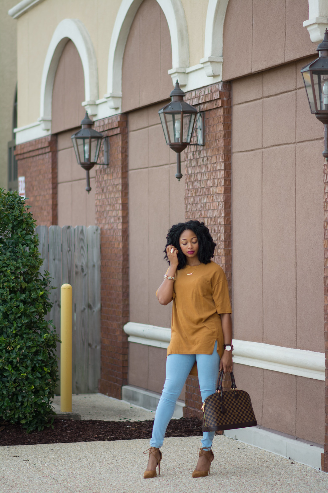 how to style camel suede heels