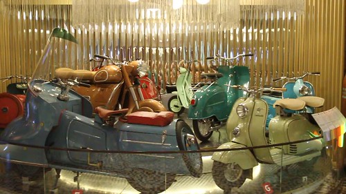 museum germany deutschland video scooter roller oldtimer deu karussell kornhaus motorroller niedersachsen einbeck northeim fahrzeugmuseum psspeicher 19032016 märz2016