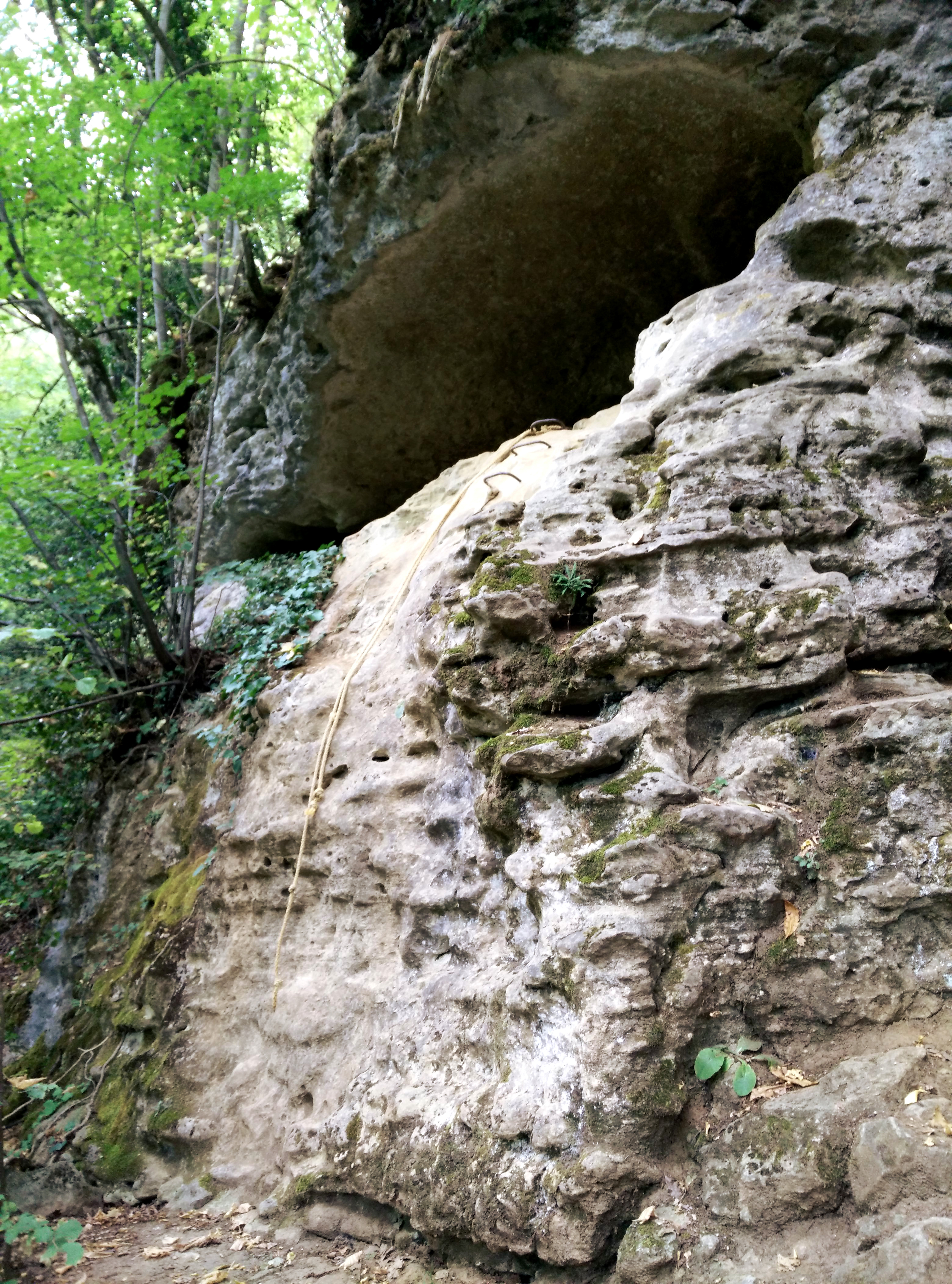 Grotte di San Ponzo - la grotta miracolosa