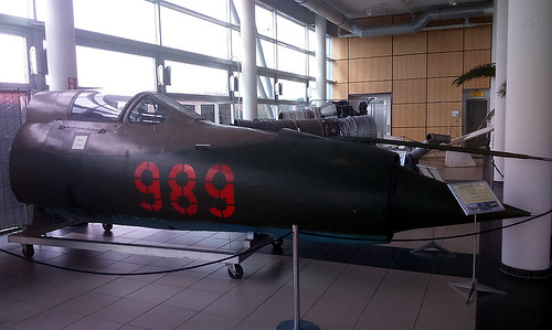 22+19 as 989 MiG-21 Laage AB 24-03-16