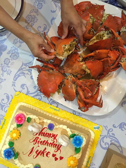 crabs and cake
