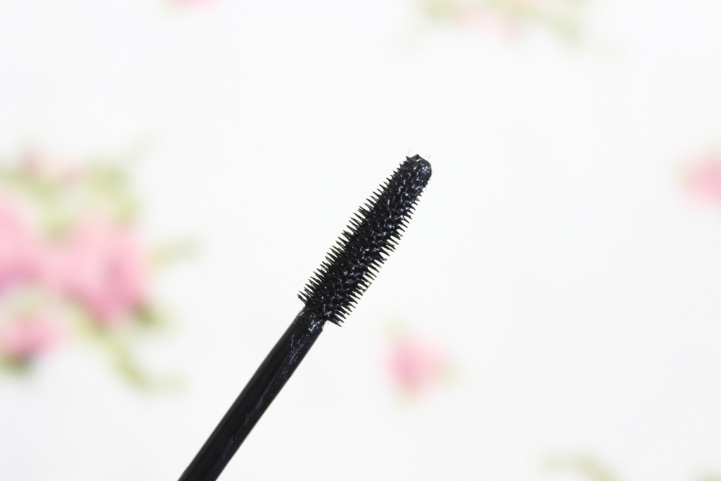 Avon SuperExtend Winged Out Mascara (2)