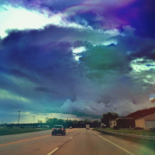 iphoneedit handyphoto jamiesmed app snapseed 2016 square blue beautiful beauty road iphoneography mobileography iphone5s facebook mextures sky skies geotagged geotag mobilephotography iphonephoto landscape hamiltoncounty cincinnati ohio midwest phoneography iphoneonly photography clouds spring mobilography clermontcounty april queencity mobilephoto shotoniphone