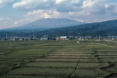 travel mountain japan clouds landscape japanese asia fields kodachrome 1976 mtfuji scannedslide fromtrain 35mmslidefilm