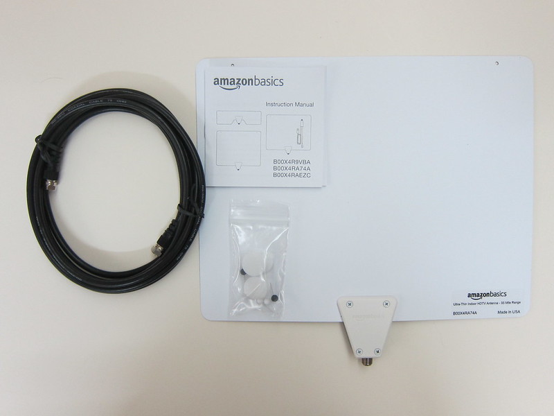 AmazonBasics Ultra Thin Indoor TV Antenna - Box Contents