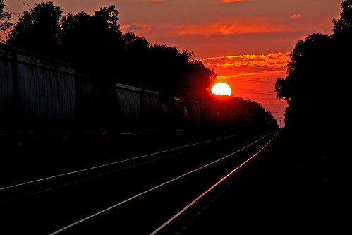 sunset sunsets railroadtracks norfolksouthern sunandclouds sunsetphotography olmstedfallsohio norfolksoutherntrains nschicagoline railfanninginolmstedfallsohio