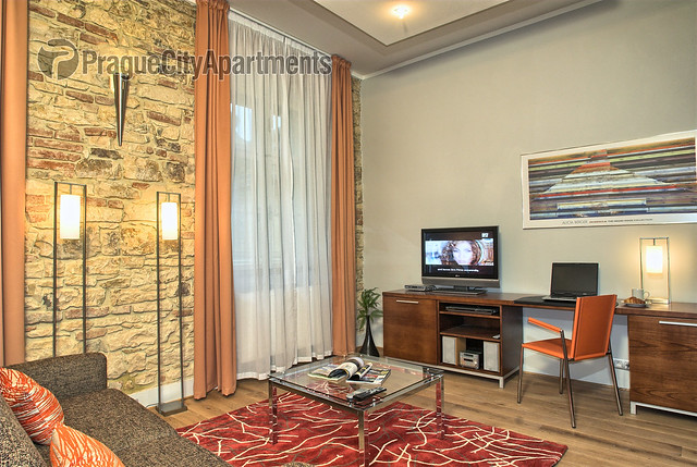 Rybna One-Bedroom Apartment