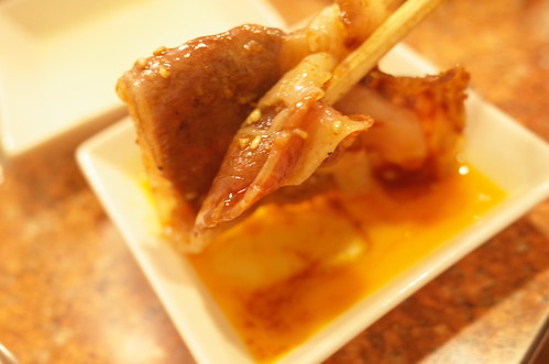 with egg sauce, like sukiyaki 炙り焼きしゃぶ（生卵付き）