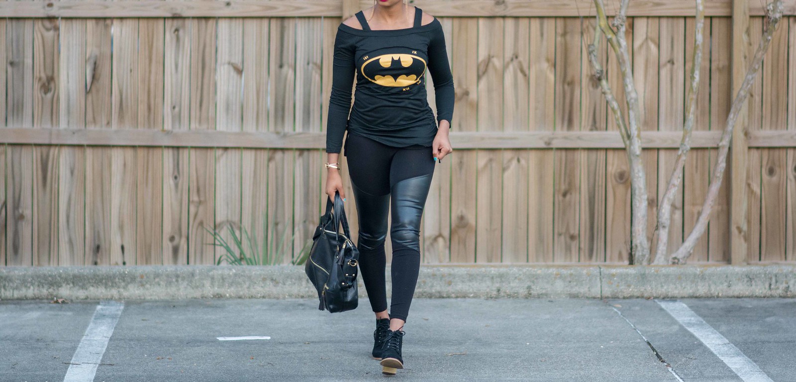 how to style black leather panel leggings