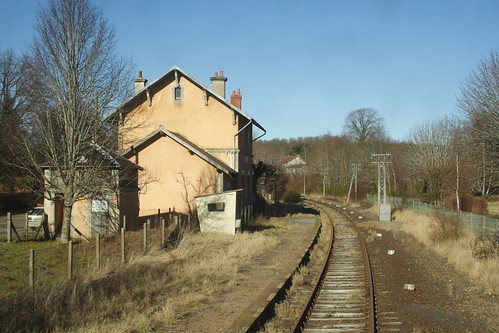 france building station track trains disused railways sncf mérinchal lostlines lignedebourgesàmiécaze