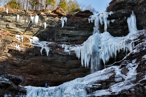 winter ice falls catskills kaaterskillfalls newyrok newyrokstate snaow catskillforestpreserve