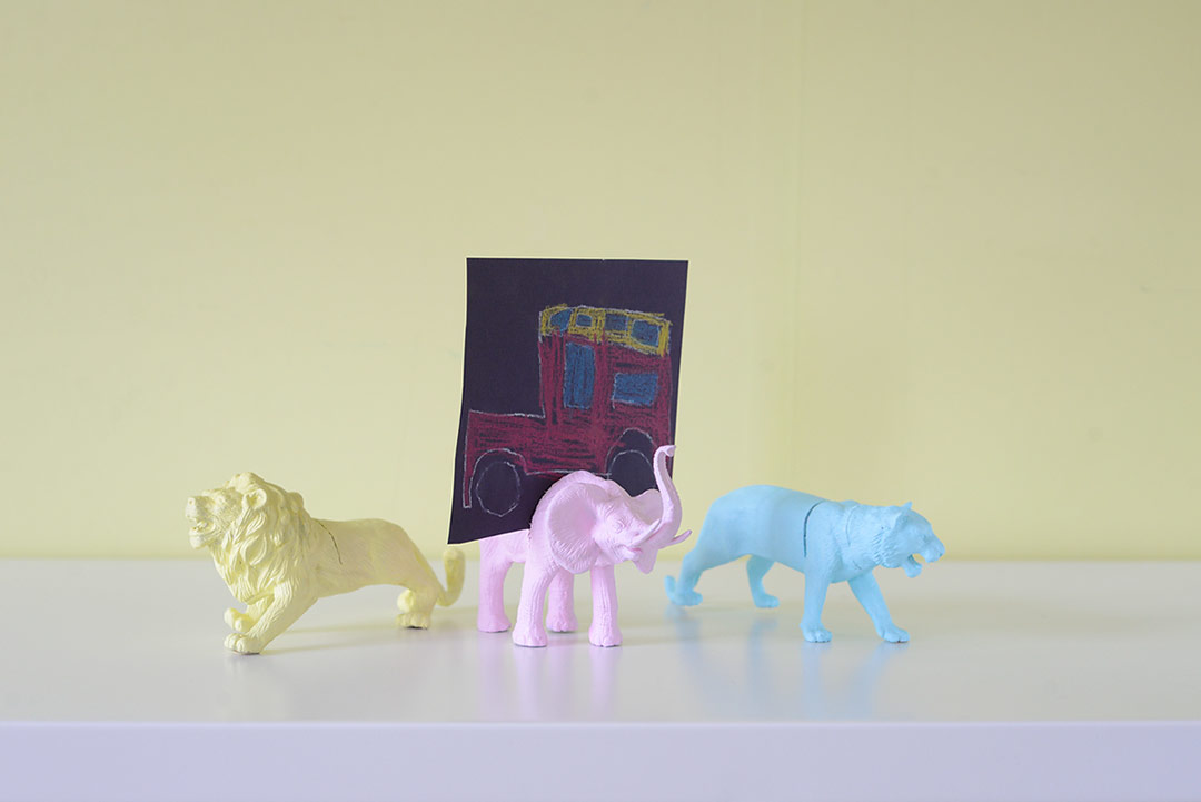 DIY Painted toy animal picture holders