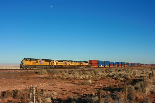 arizona moon sunshine unionpacific locomotive emd stacktrain sd70ace transcon intermodaltrain seligmansub