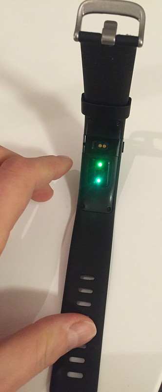 Fitbit Charge HR pulsmätning på armen