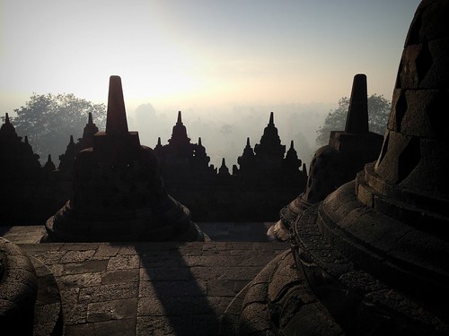 morning backlight sunrise indonesia temple java unesco yogyakarta borobudur worldheritage iphone borobudurtemple peterch51