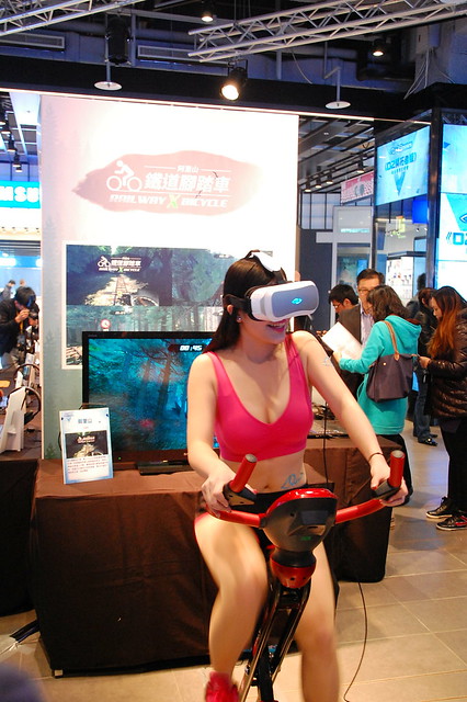 VR 虛擬實境來了！ 3Glasses「D2 開拓者版」上市 + 體驗分享 @3C 達人廖阿輝