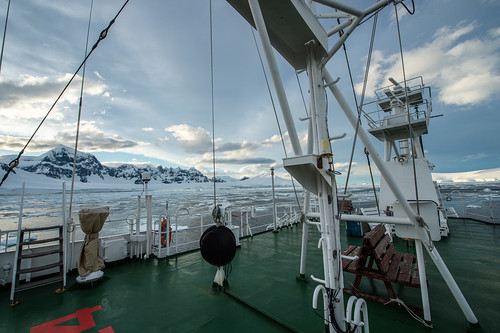 sunrise ship antarctica aq neumayerchannel polarpioneer
