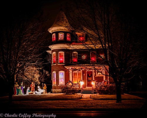 winter snow christmaslights decorah 2015 broadwayst