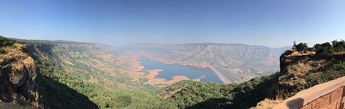 panorama view dam valley mahabaleshwar