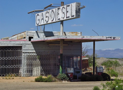 arizona building abandoned sign architecture bowie roadtrip gasstation servicestation fadingamerica