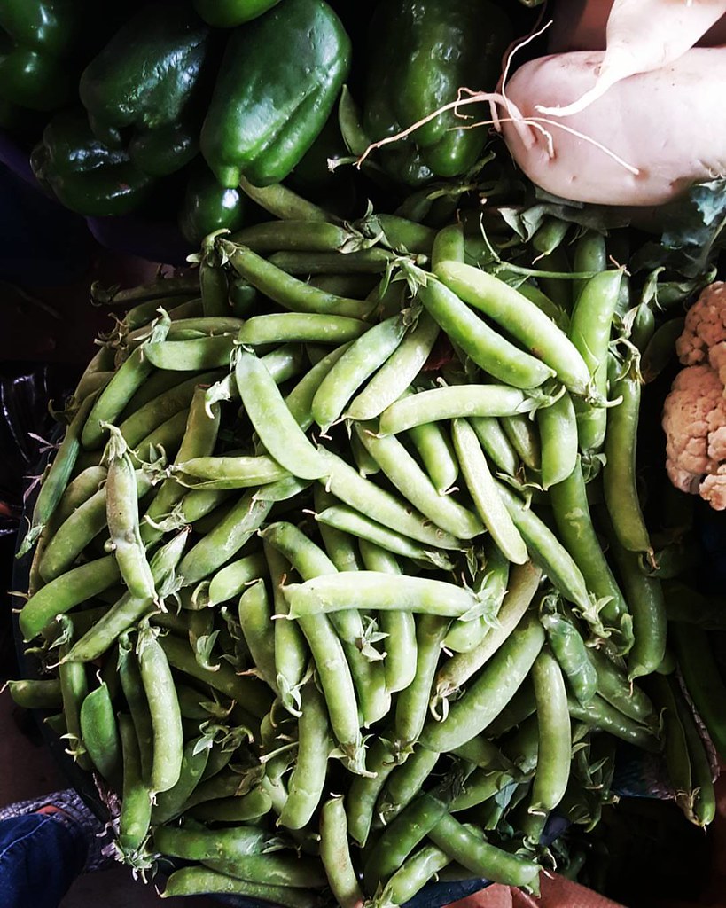 Green peas. In season. #peas #kitchenbutterfly #peaseason #inseason #vegetablesinseason