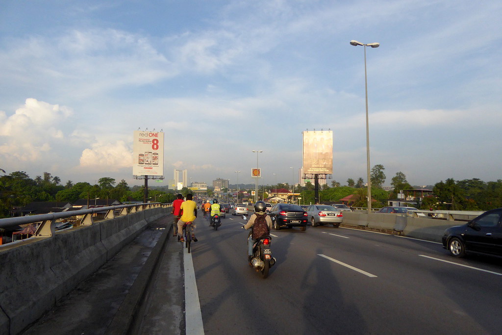 Cycling on an express way