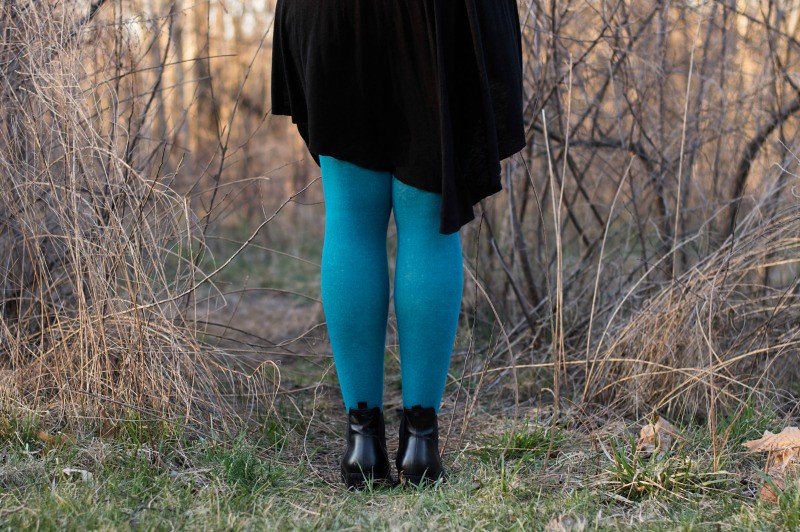 how to casually wear bright tights