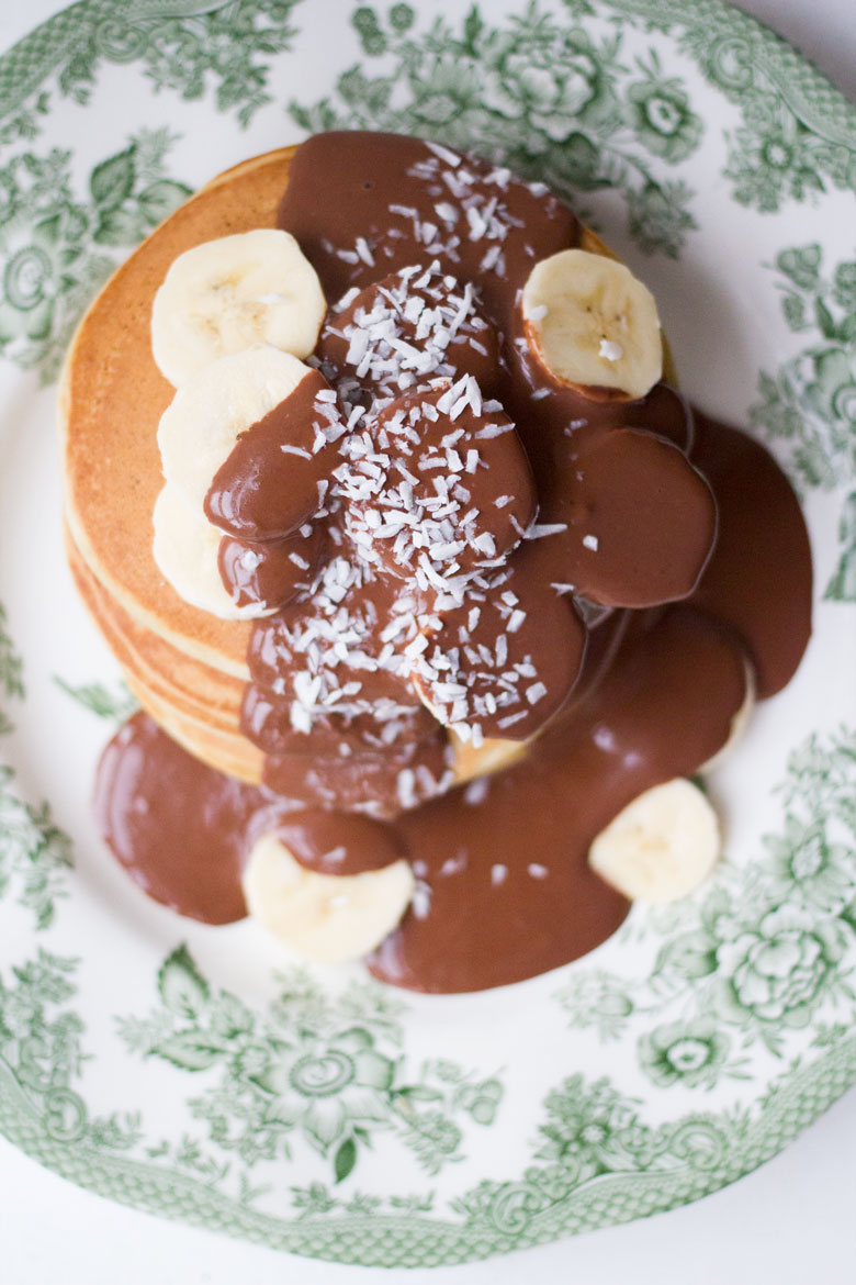 protein-packed fluffy pancakes with chocolate + peanut butter sauce, for one