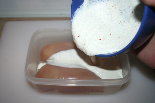 18 - Hähnchenbrust im Joghurt marinieren / Marinate chicken breast in joghurt