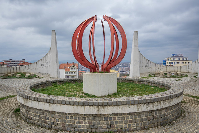 Martyrs' Monument, Pristina