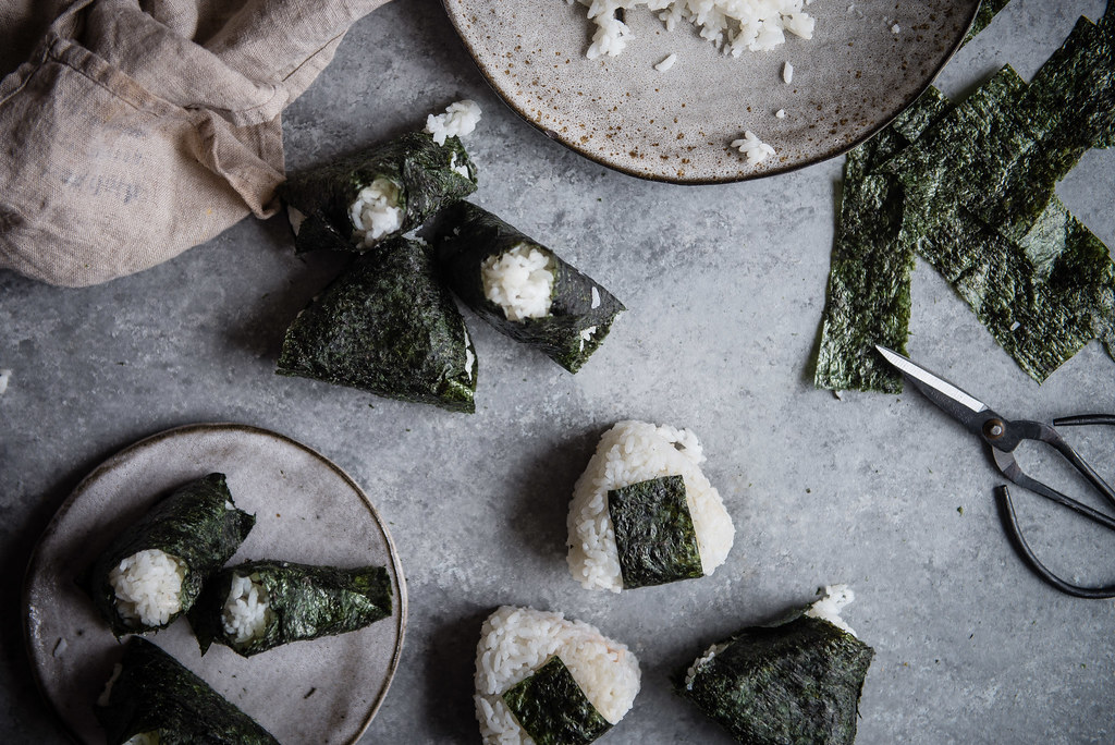 spicy salmon onigiri | two red bowls