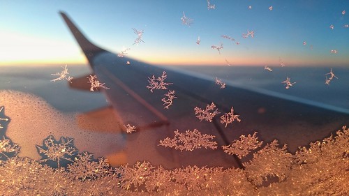 sunset ice window ventana flying lot avión embraer cristales volar