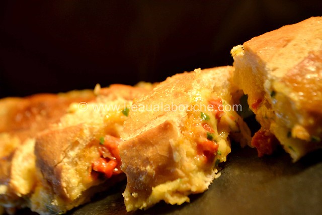 Baguette Croustillante au Fromage et Chorizo © Ana Luthi Tous droits réservés 021