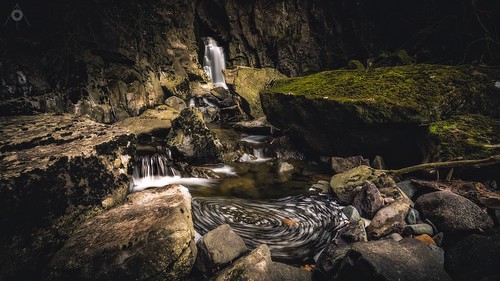 longexposure light shadow cliff water canon landscape scotland waterfall moss rocks perthshire canyon cauldronlinn leefilters