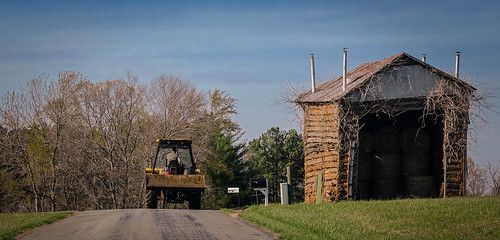 road tractor barn virginia spring farm hay logbarn haybarn bobbell curingbarn pittsylvania chalklevel