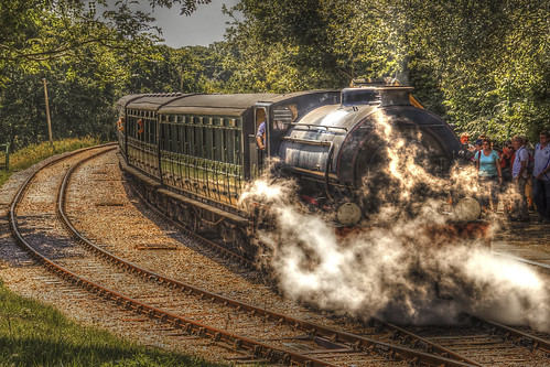 sunshine station train canon outside outdoors focus colours carriage platform engine steam passengers staff isleofwight hdr coaches steamrailway spence iow wootton canon6d angspence canon24–105l