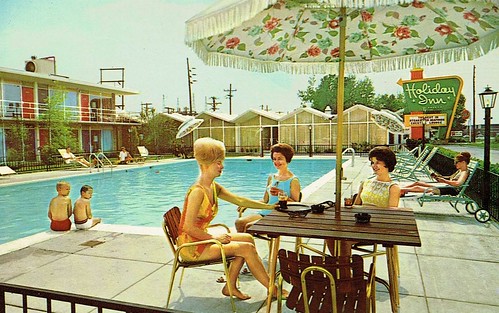 postcard motel swimmingpool holidayinn 1960s swimsuit