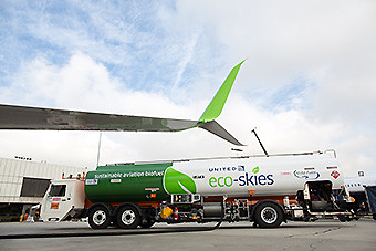 United Airlines biofuel cargo LAX (United)