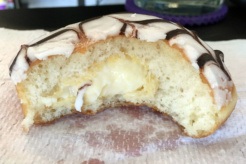 Vanilla slice doughnut