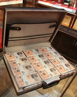 banksy_museum_diana_tenners_case