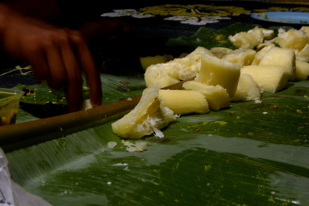 Ubi Kayu/Tapioca on banana leaf
