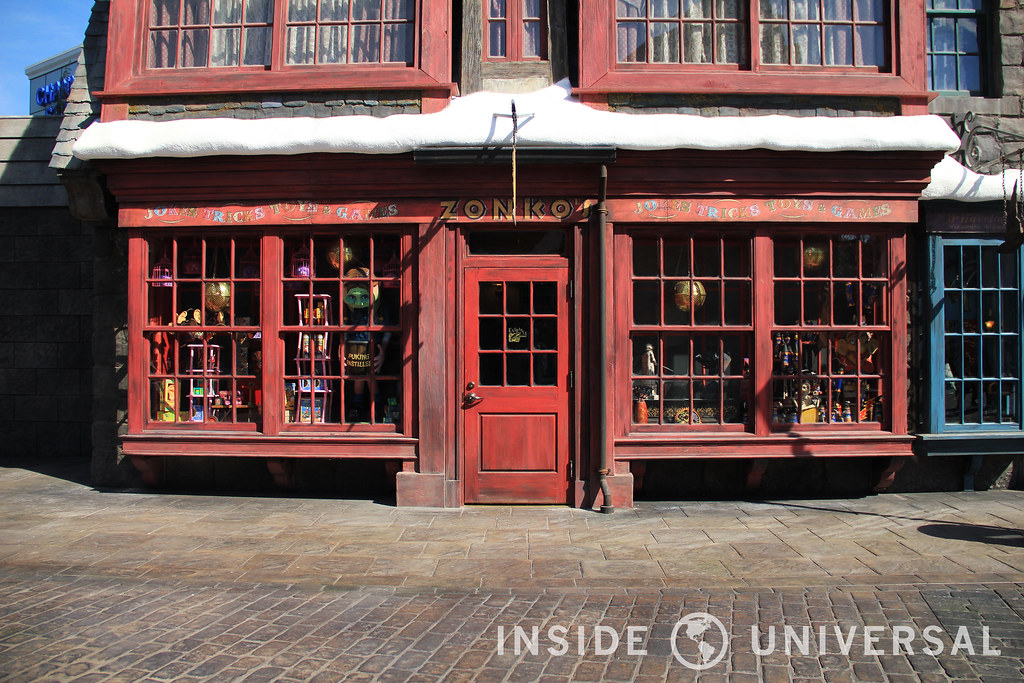 The Wizarding World of Harry Potter at Universal Studios Hollywood - Zonkos