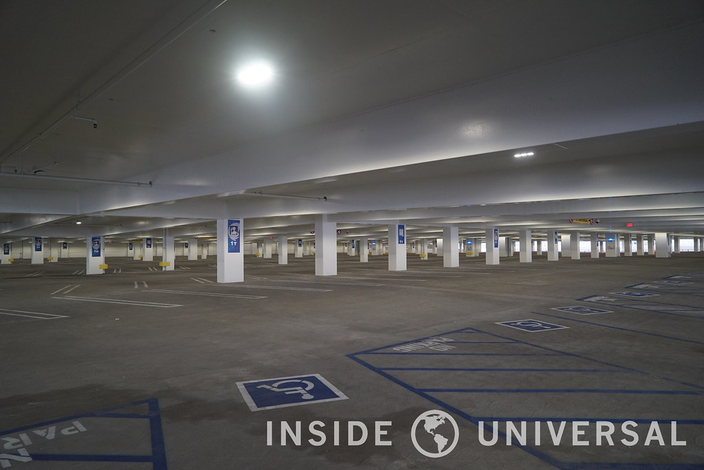 Universal Studios Hollywood opens new E.T. Parking Structure with nearly 5,000 spaces
