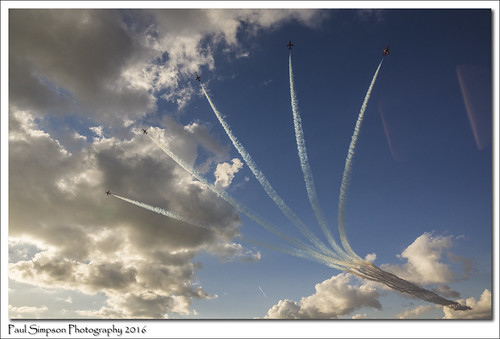 clouds aircraft airplanes fast bluesky lincolnshire redarrows raf aeroplanes aerobatic displayteam photosof scampton imageof photoof rafscampton imagesof sonya77 paulsimpsonphotography february2016