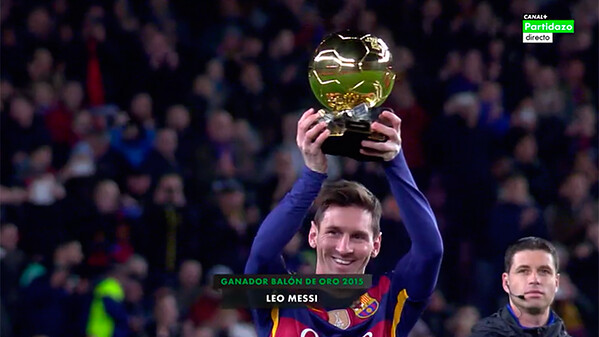 Messi ofrece su quinto Balón de Oro, en el Camp Nou