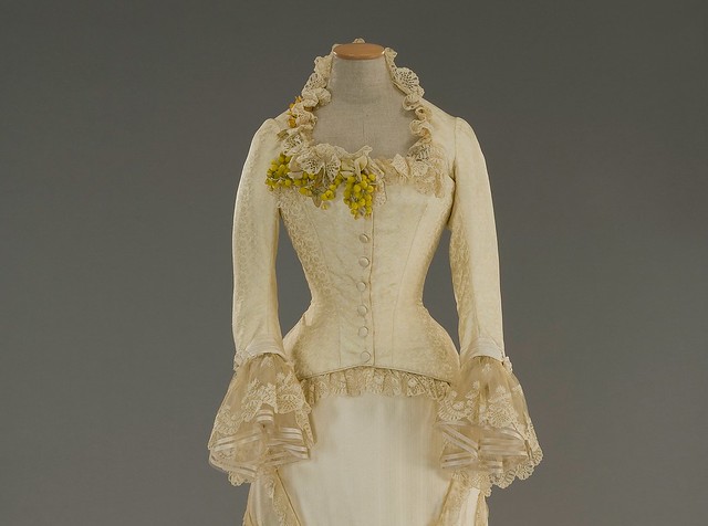 Robe blanche, costume d'Anna Karenine