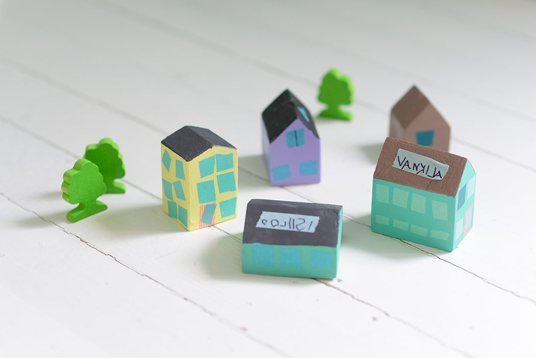 Little DIY toy wooden houses