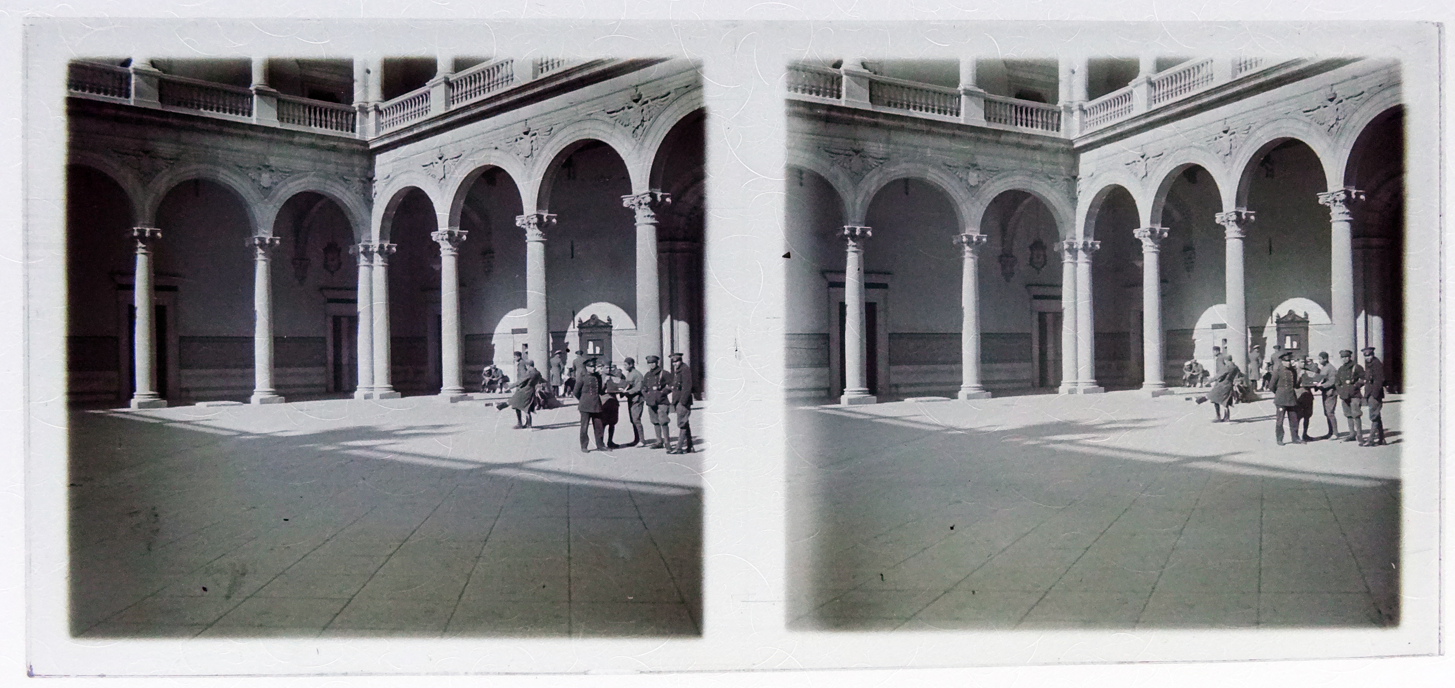 Patio del Alcázar. Fotografía de Francisco Rodríguez Avial hacia 1910 © Herederos de Francisco Rodríguez Avial