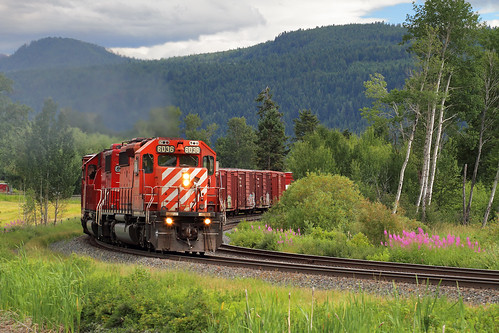 flowers canada bc britishcolumbia canadianpacific cp curve emd gmd sd402 seeney wayfreight cpwindermeresubdivision